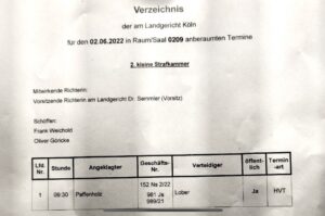 Jochen Lober vertritt Bianca Paffenholz 2022 in Köln vor Gericht.